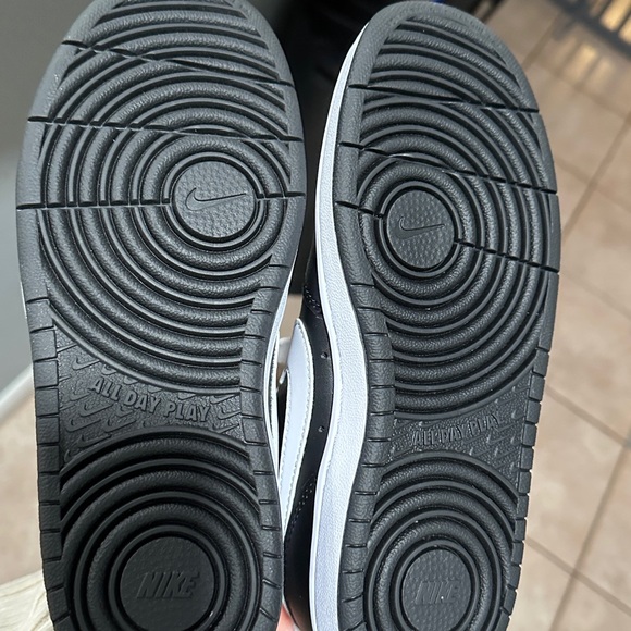 KIDS' NIKE BIG KID COURT BOROUGH MID 2 SNEAKERS - Picture 3 of 5